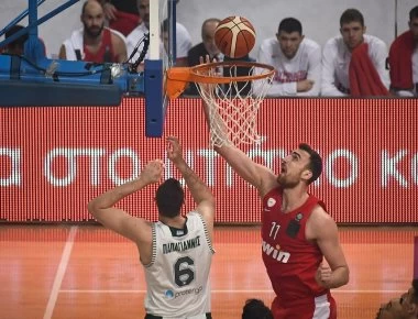 Με -2 βαθμούς από το πρωτάθλημα κινδυνεύει ο Ολυμπιακός